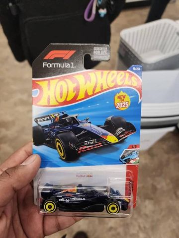  Mô hình xe HYW10 Hot Wheels Basic Oracle Red Bull Racing 