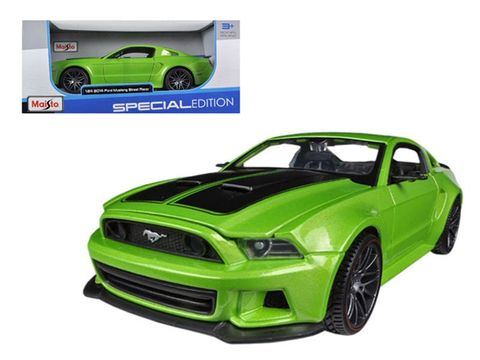  31506- 1:24 FORD MUSTANG STREET RACER(TRẮNG/XANH) 