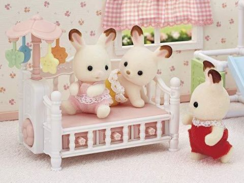  Đồ chơi Cũi em bé Sylvanian Families Calico Critters Merry Baby Crib 