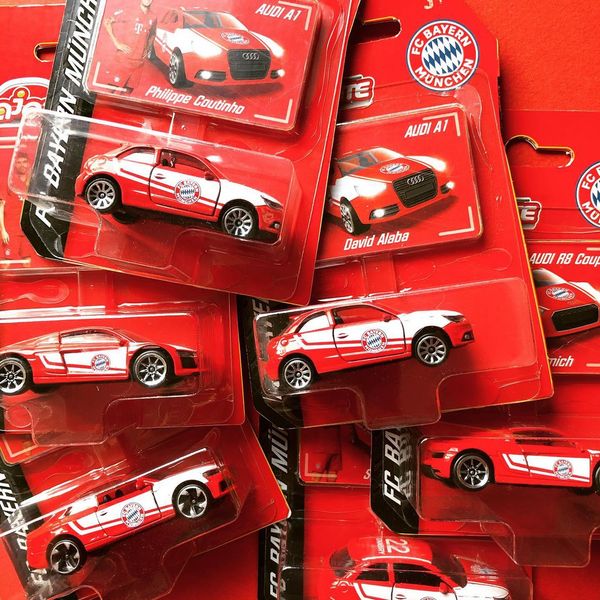 Xe Mô Hình MAJORETTE FC Bayern Munchen Premium Cars