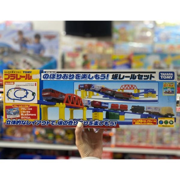 Ray tàu hỏa lên dốc Spiral rail set Takara Tomy