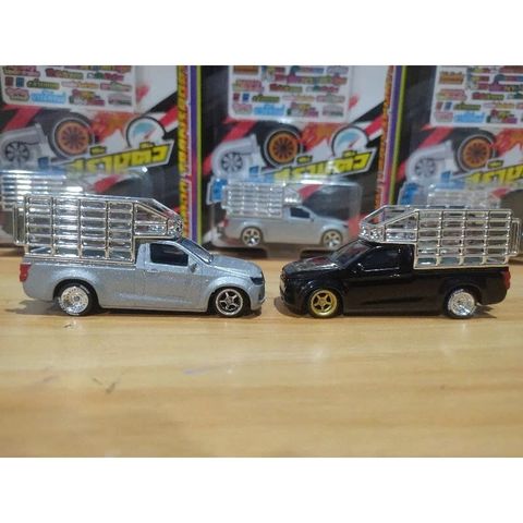  212053056T13 Xe Mô Hình MAJORETTE Isuzu D-Max Transport Cage - Black 