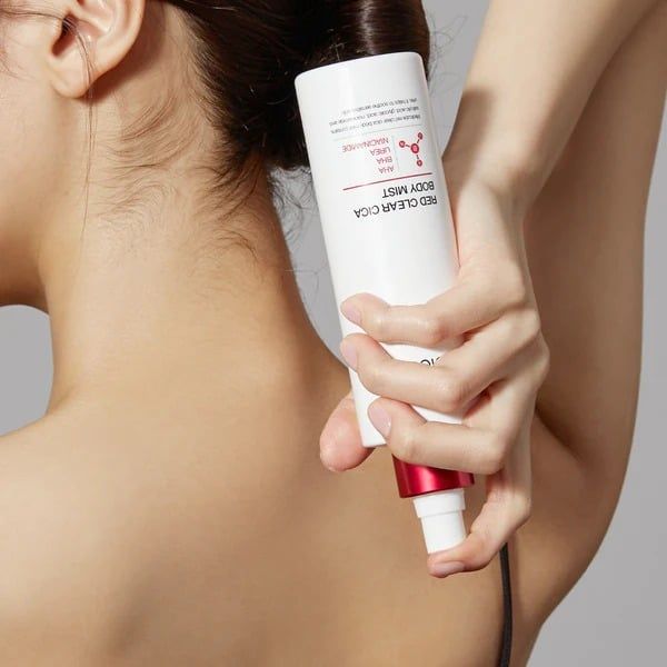  Xịt dưỡng thể giảm mụn Red Clear Cica Body Mist 200ml 
