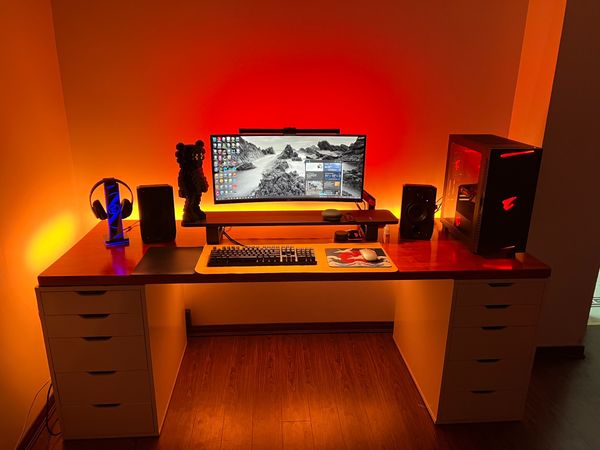 Bàn IKEA 2 Hộc tủ Trắng ( Mặt Bàn Cao Su - Màu Đỏ )