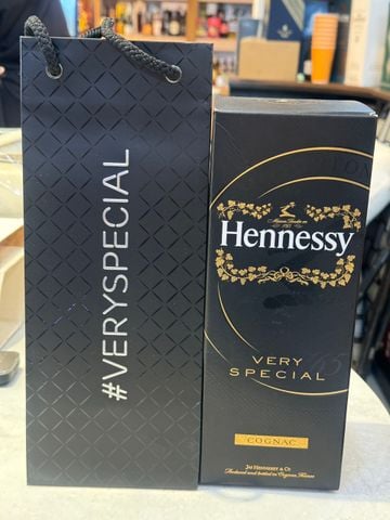  Rượu Hennessy VS 700ml 