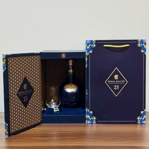  RƯỢU CHIVAS 21 NĂM HỘP QUÀ TẾT 2025 