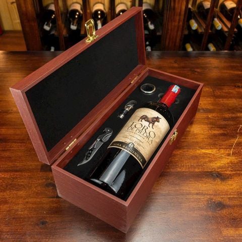  Hộp Rượu Vang 1 Chai + Rượu Vang Toro De Piedra 1.5Lit 