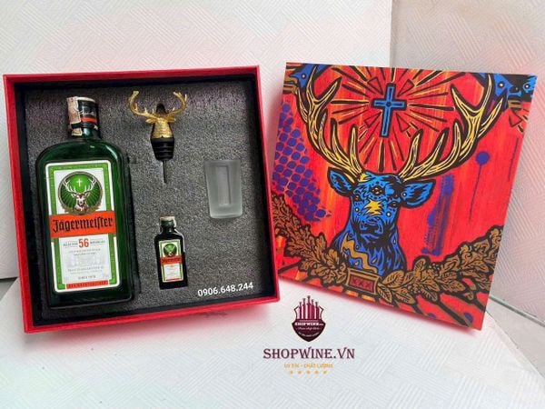  Rượu Jagermeister Hộp Quà 700ml Kèm 1 Chai mini + 1 Vòi Rót + 1 ly 