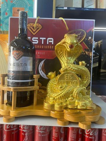  Hộp quà Tết - Rượu vang đỏ Viesta  1.5L + Kệ Rắn 