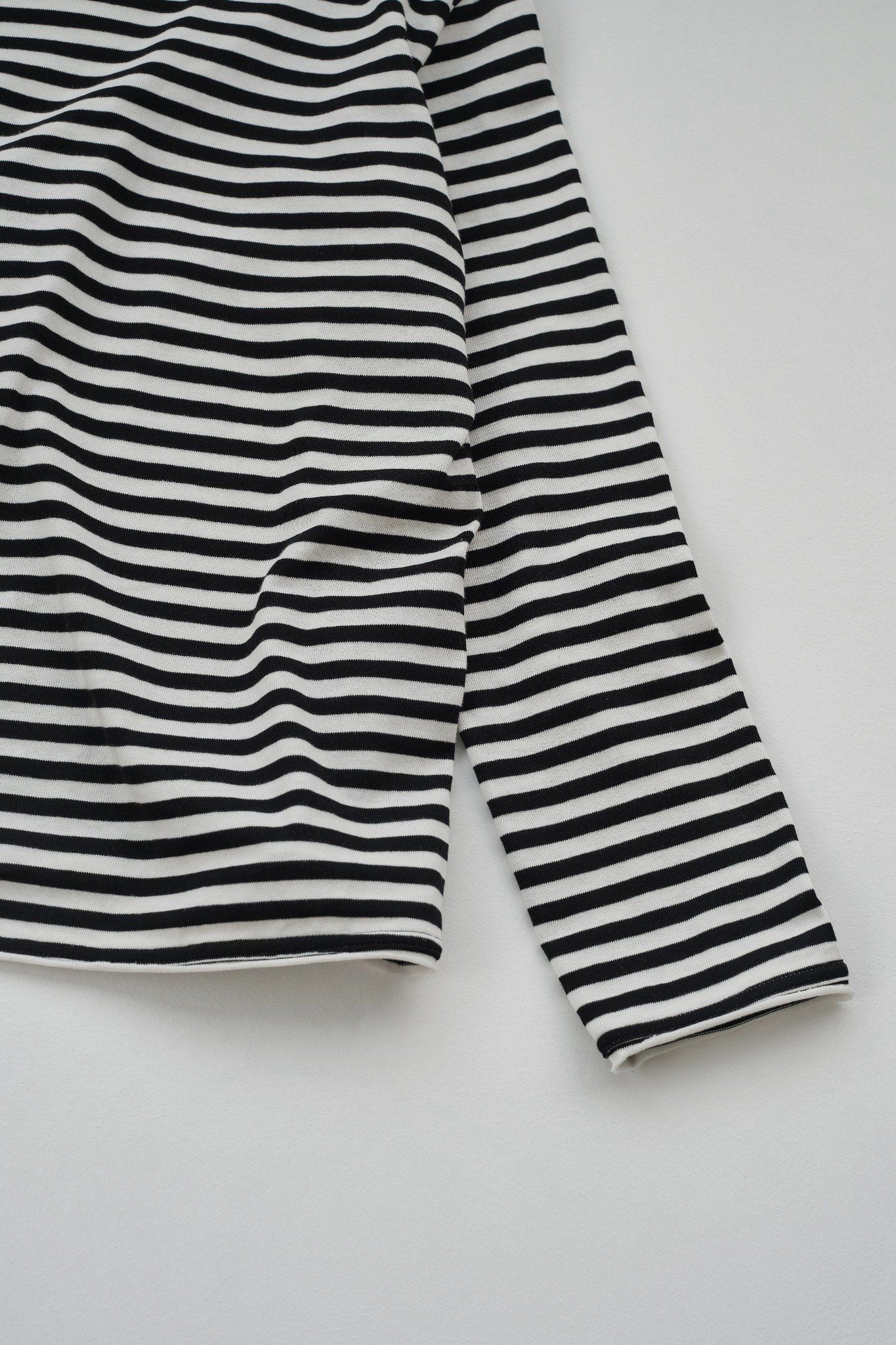  STRIPED LONG SLEEVES TOP 
