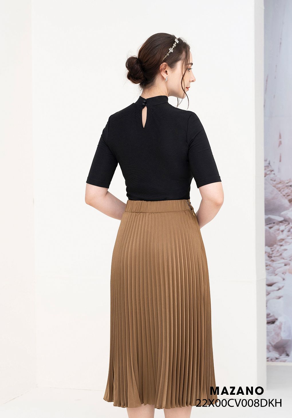 Sét Áo Cổ Yếm Trắng Kèm Chân Váy Dập Ly Lót Trong  Giá Sendo khuyến mãi  325000đ  Mua ngay  Tư vấn mua sắm  tiêu dùng trực tuyến Bigomart