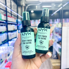 Xịt Khóa Nền Nyx Dewy&Plump