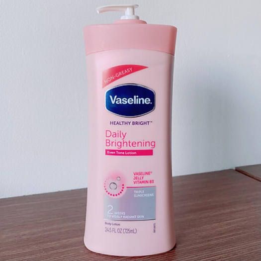 Dưỡng Thể Trắng Da vaseline Hồng 725ml