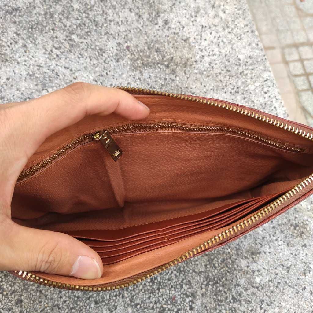 Clutch nam da cá sấu cầm tay dạng dẹp đẹp khó cưỡng!