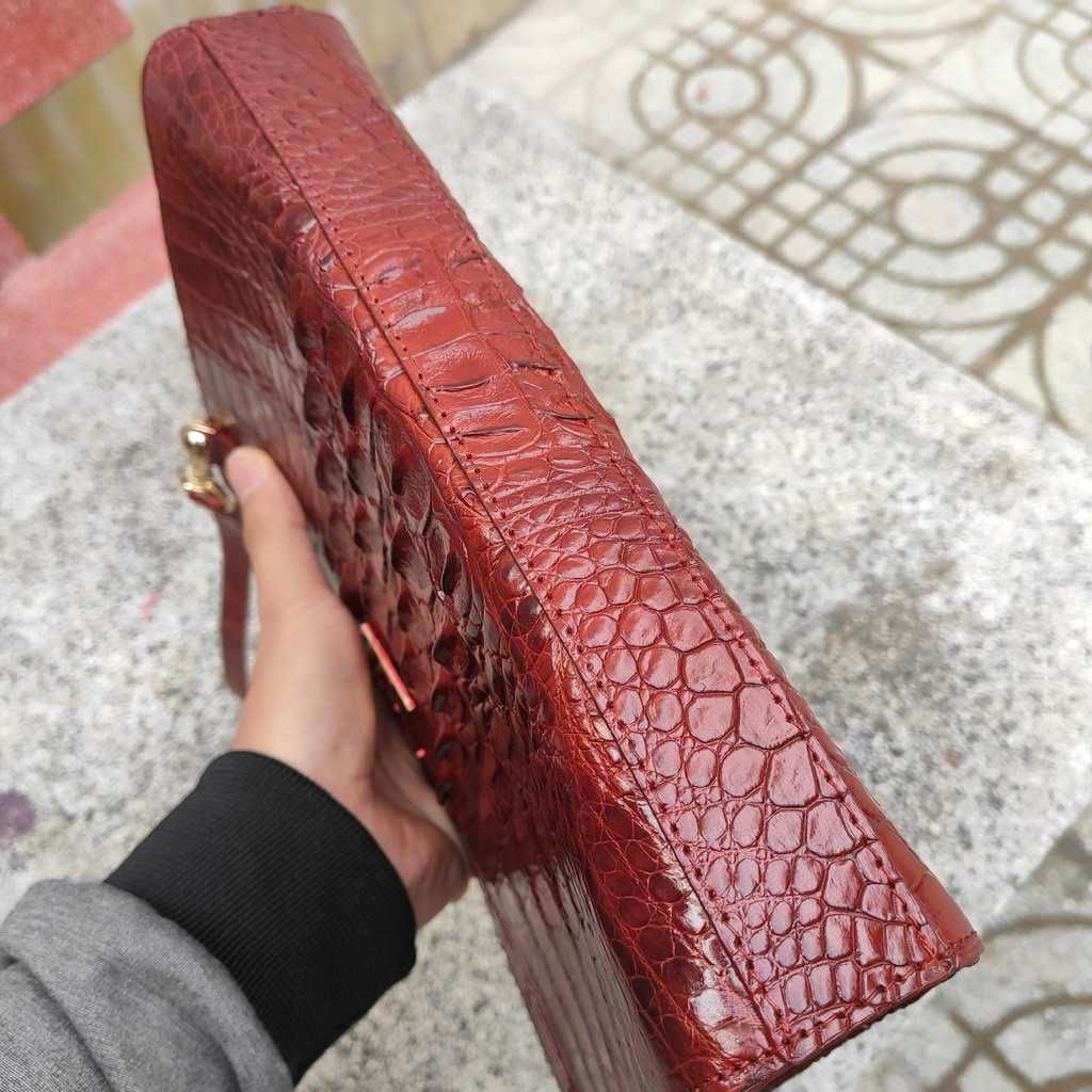 Clutch cầm tay cho nam [DA CÁ SẤU NÂU ĐỎ SANG CHẢNH]