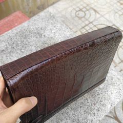 Clutch nam cầm tay [DA BỤNG CÁ SẤU PHIÊN BẢN MÀU NÂU LỊCH LÃM]