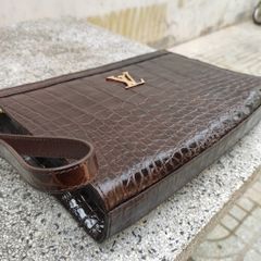 Clutch nam cầm tay [DA BỤNG CÁ SẤU PHIÊN BẢN MÀU NÂU LỊCH LÃM]