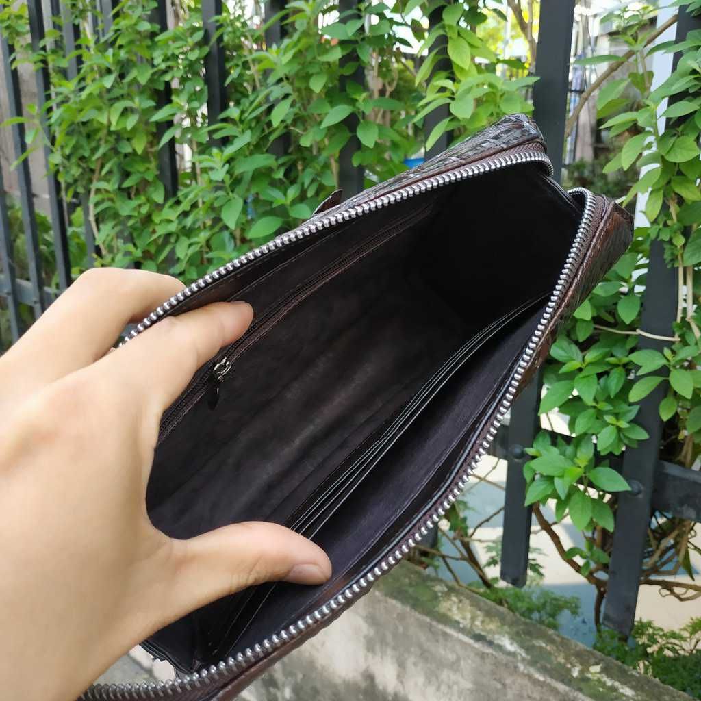 Clutch da cá sấu KHÓA SỐ lịch lãm!