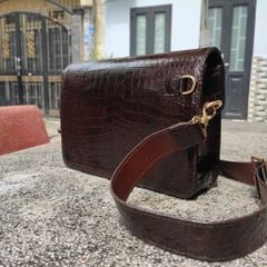 Cặp nam da cá sấu cầm tay Phiên bản Đặc biệt màu Mận chín [3 SỐ BẢO MẬT]