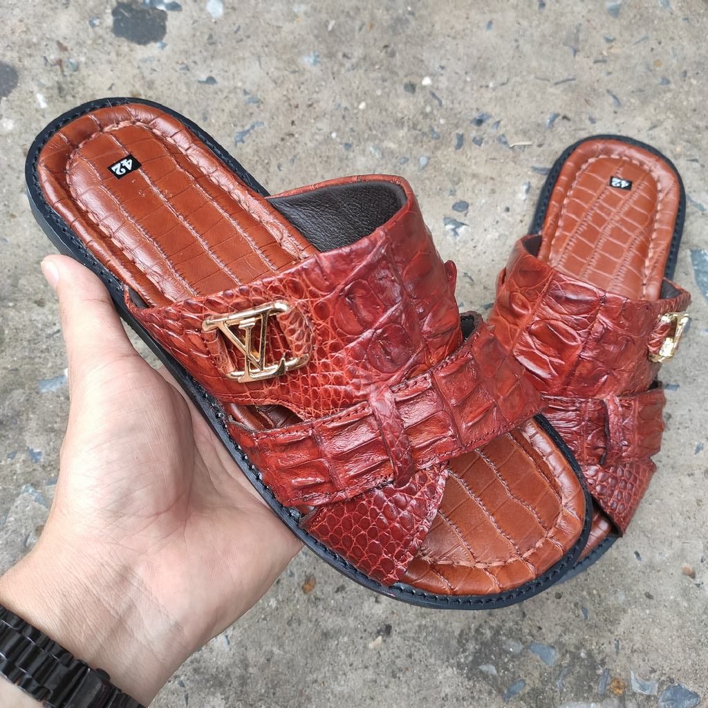 Dép quai ngang [DA CÁ SẤU NÂU ĐỎ SIÊU ĐẸP] đế cao su tự nhiên rất bền!
