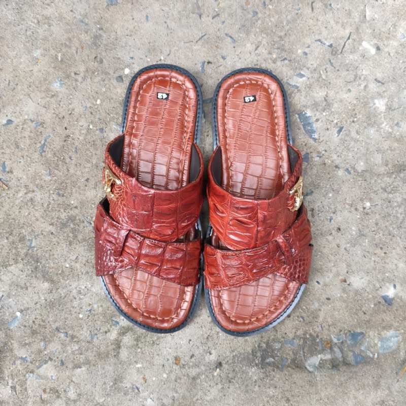 Dép quai ngang [DA CÁ SẤU NÂU ĐỎ SIÊU ĐẸP] đế cao su tự nhiên rất bền!