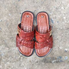 Dép quai ngang [DA CÁ SẤU NÂU ĐỎ SIÊU ĐẸP] đế cao su tự nhiên rất bền!