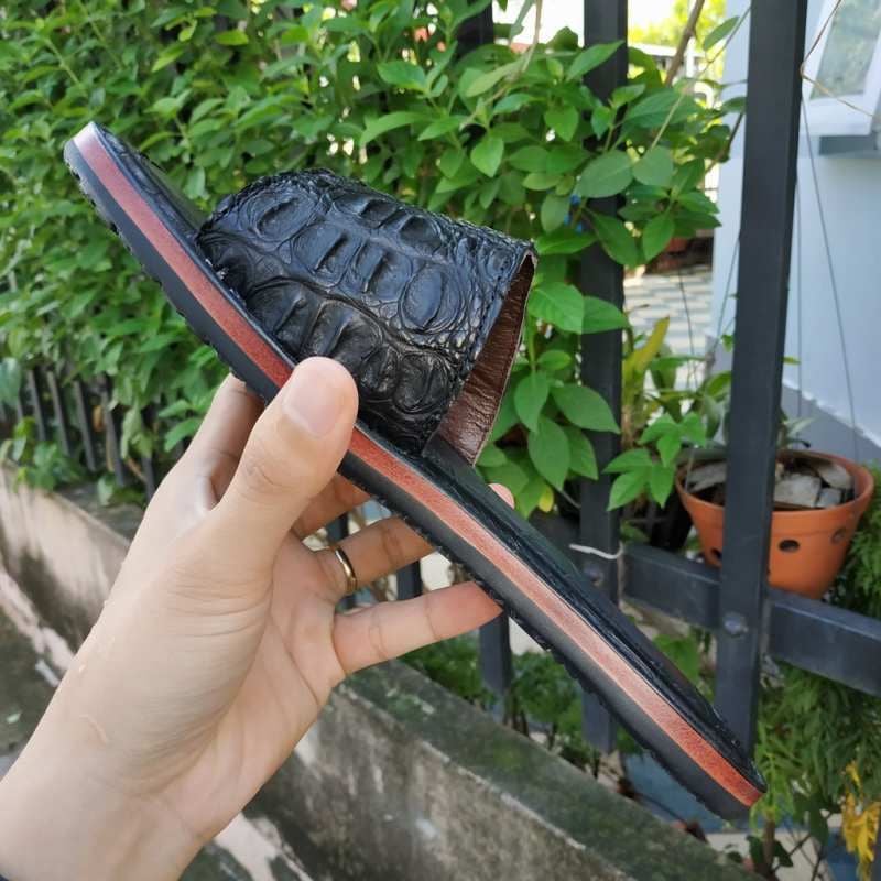 Dép ngang gù cá sấu rất đẹp! [KHÔNG ĐỤNG HÀNG TOÀN QUỐC]