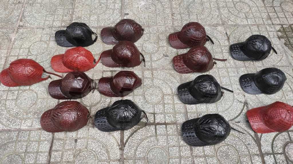 Mũ lưỡi trai da cá sấu trơn có Gù rất đẹp!