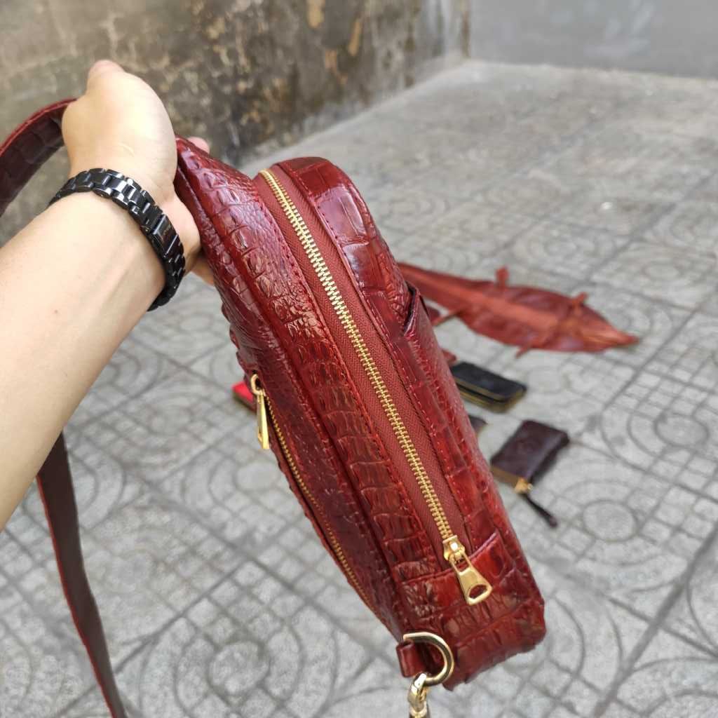 Túi đeo chéo Phiên bản khóa giữa. Gù gai cá sấu nhỏ!
