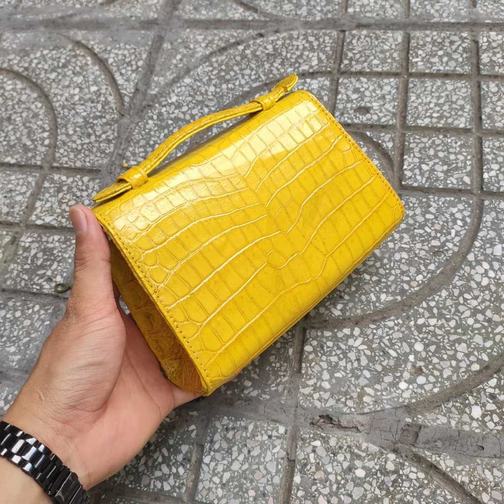 Túi nữ màu vàng quyến rũ. Da bụng cá sấu vân mịn đẹp Cao cấp!