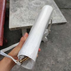 Túi bìa thư nữ siêu dễ thương. Da bụng cá sấu nguyên tấm bạch tạng!