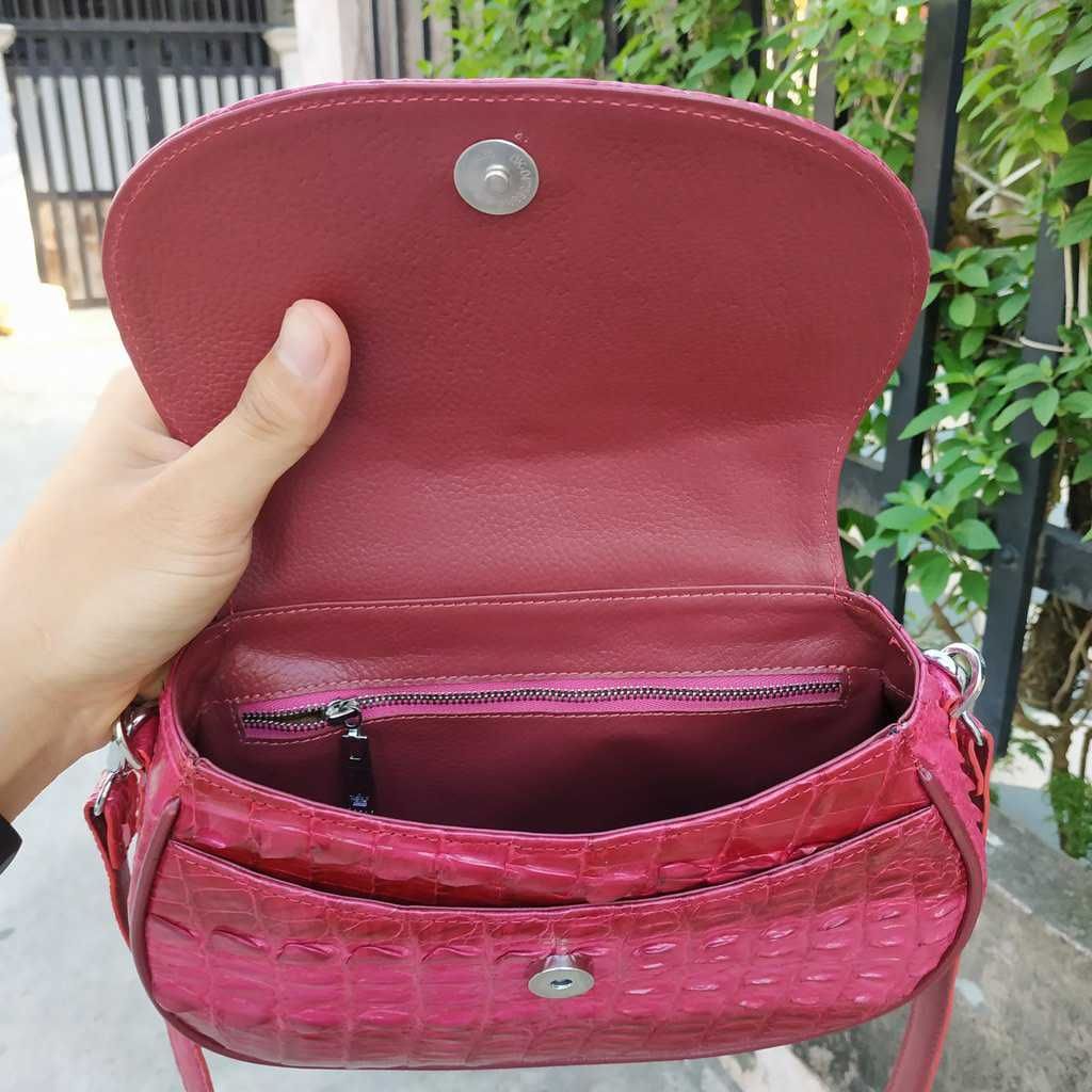 Túi đeo chéo nữ da cá sấu màu hường dễ thương!
