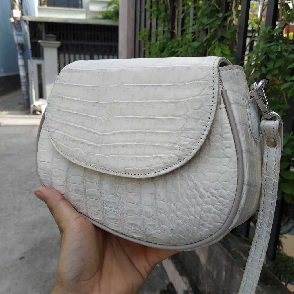Túi nữ đeo chéo da bụng cá sấu bạch tạng hiếm có!