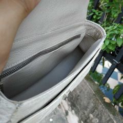 Túi nữ đeo chéo da bụng cá sấu bạch tạng hiếm có!