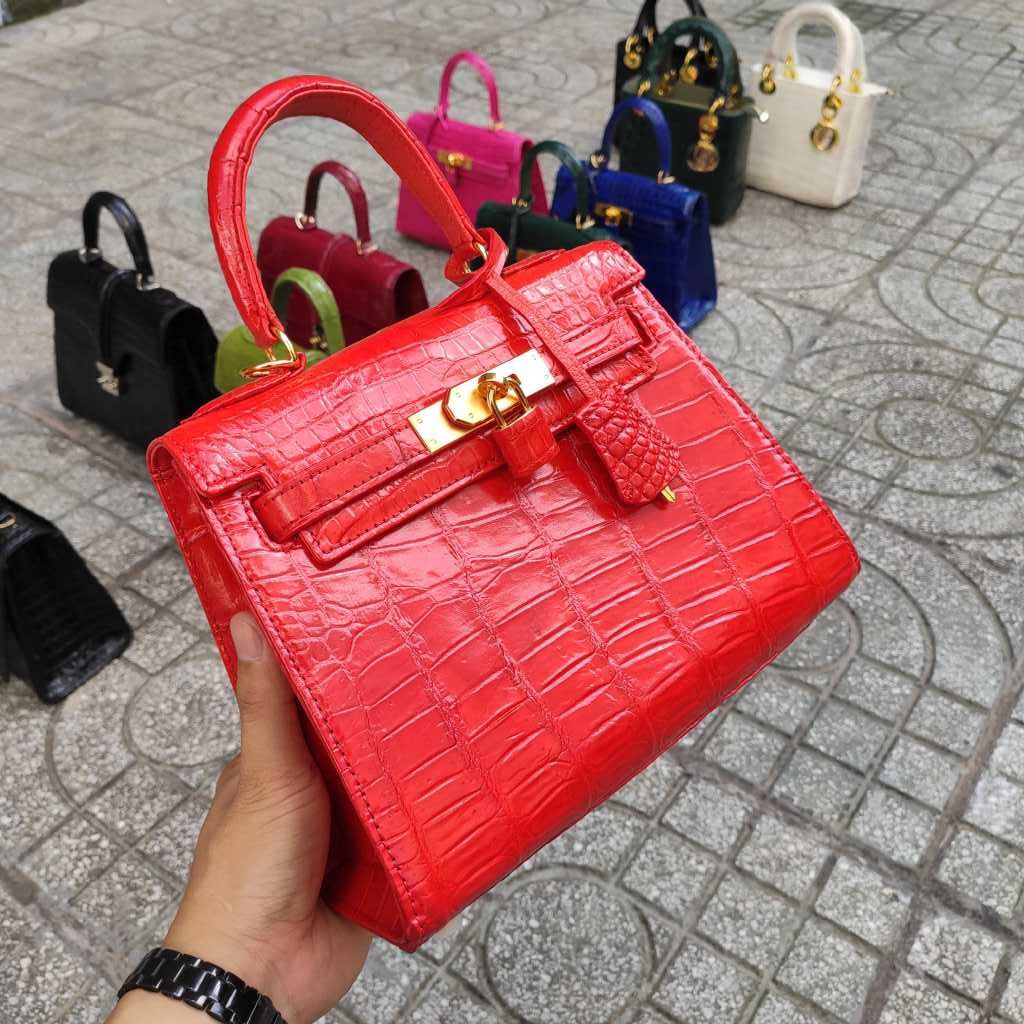 Kelly nữ màu đỏ tươi nổi bật. Da bụng cá sấu lớn siêu bền!
