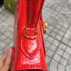 Kelly nữ màu đỏ tươi nổi bật. Da bụng cá sấu lớn siêu bền!