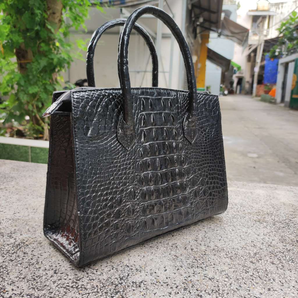 Túi xách nữ Lớn size 28cm. Da cá sấu Đen quý phái!