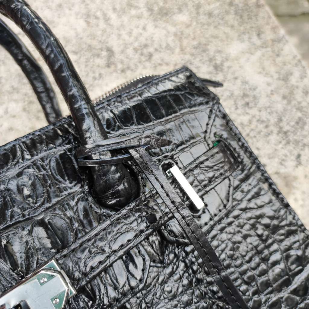 Túi xách nữ Lớn size 28cm. Da cá sấu Đen quý phái!