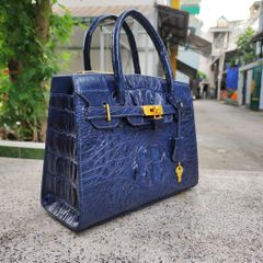 Túi xách cá sấu Size lớn 28cm có quai đeo. Phiên bản xanh navy ít đụng hàng!