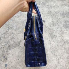 Túi xách cá sấu Size lớn 28cm có quai đeo. Phiên bản xanh navy ít đụng hàng!