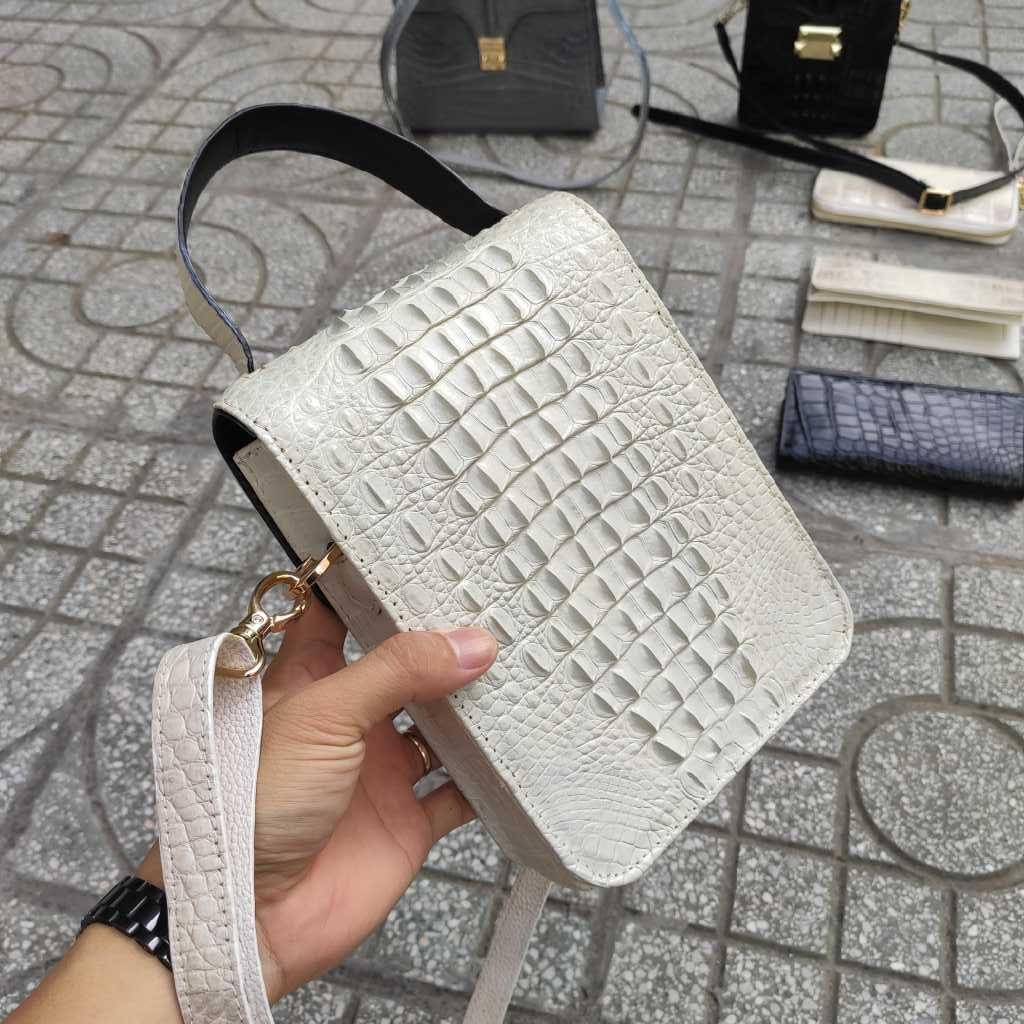 Túi nam nữ Da cá sấu thiết kế Chữ nhật. Kiểu dáng lạ mắt cho khách thích đổi kiểu!