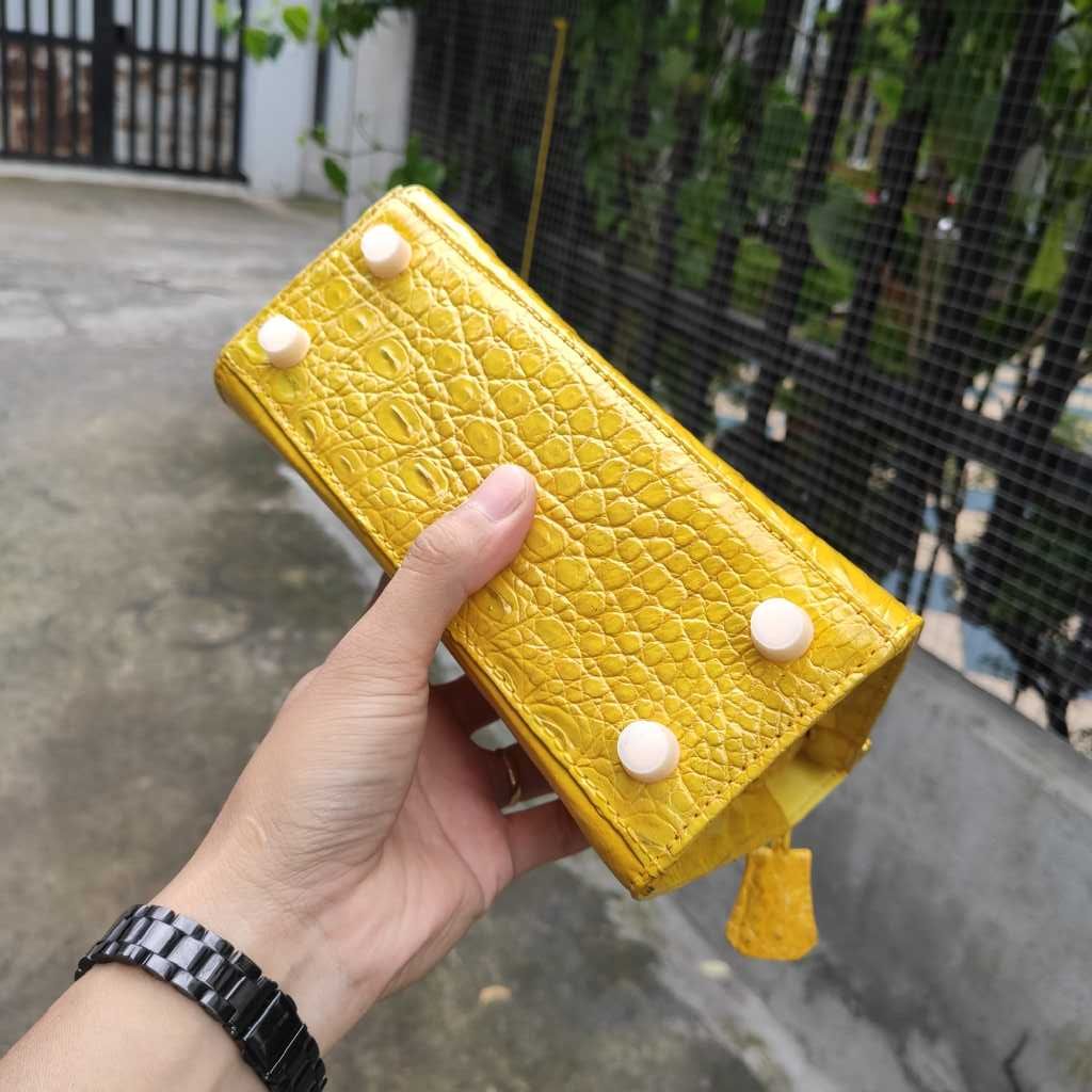 Túi nữ xách tay da cá sấu Màu vàng - Màu của sự vui tươi, ấm áp và thịnh vượng!