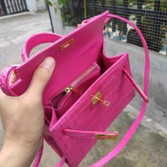 Túi da cá sấu Màu hường nữ tính. Phiên bản kelly dễ thương!