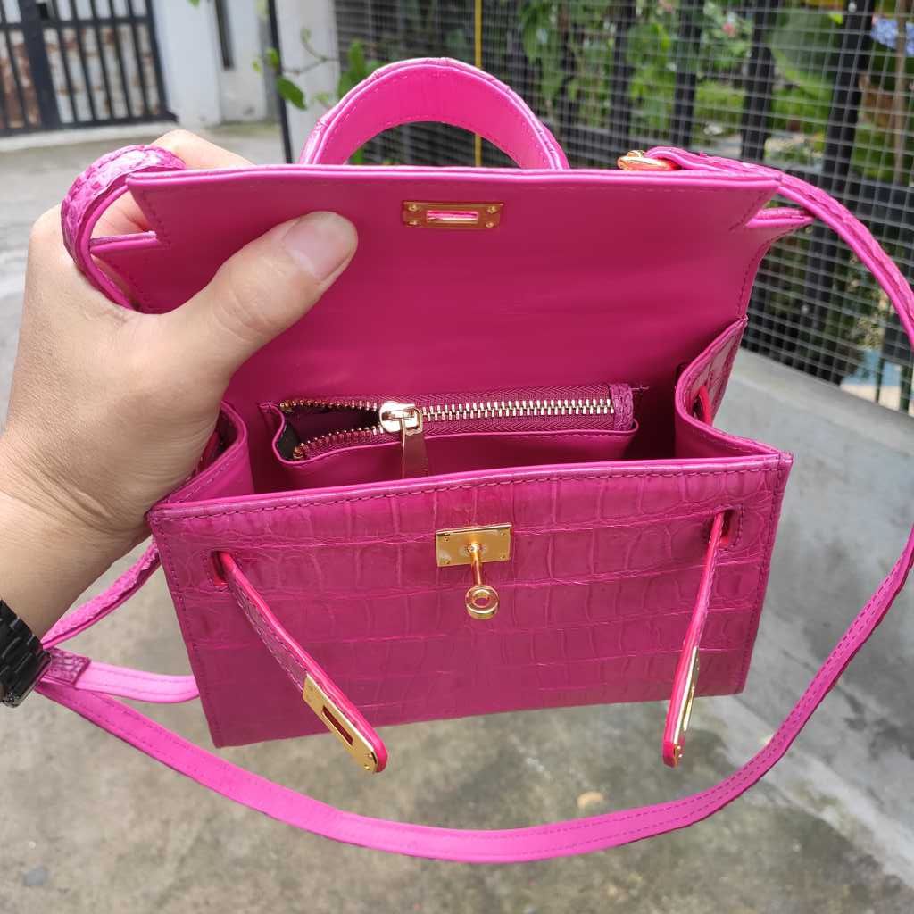 Túi da cá sấu Màu hường nữ tính. Phiên bản kelly dễ thương!