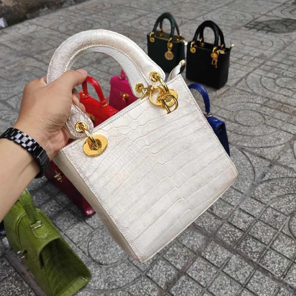Túi nữ trắng Bạch tạng đẹp tinh khiết. Xách tay hoặc đeo đều rất đẹp!