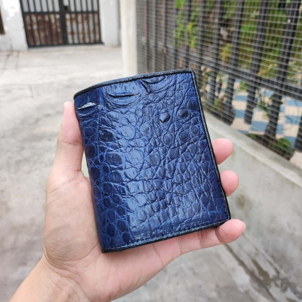 Ví cá sấu dáng đứng. 2 Mặt da cá sấu trơn cao cấp. Xanh navy siêu đẹp!