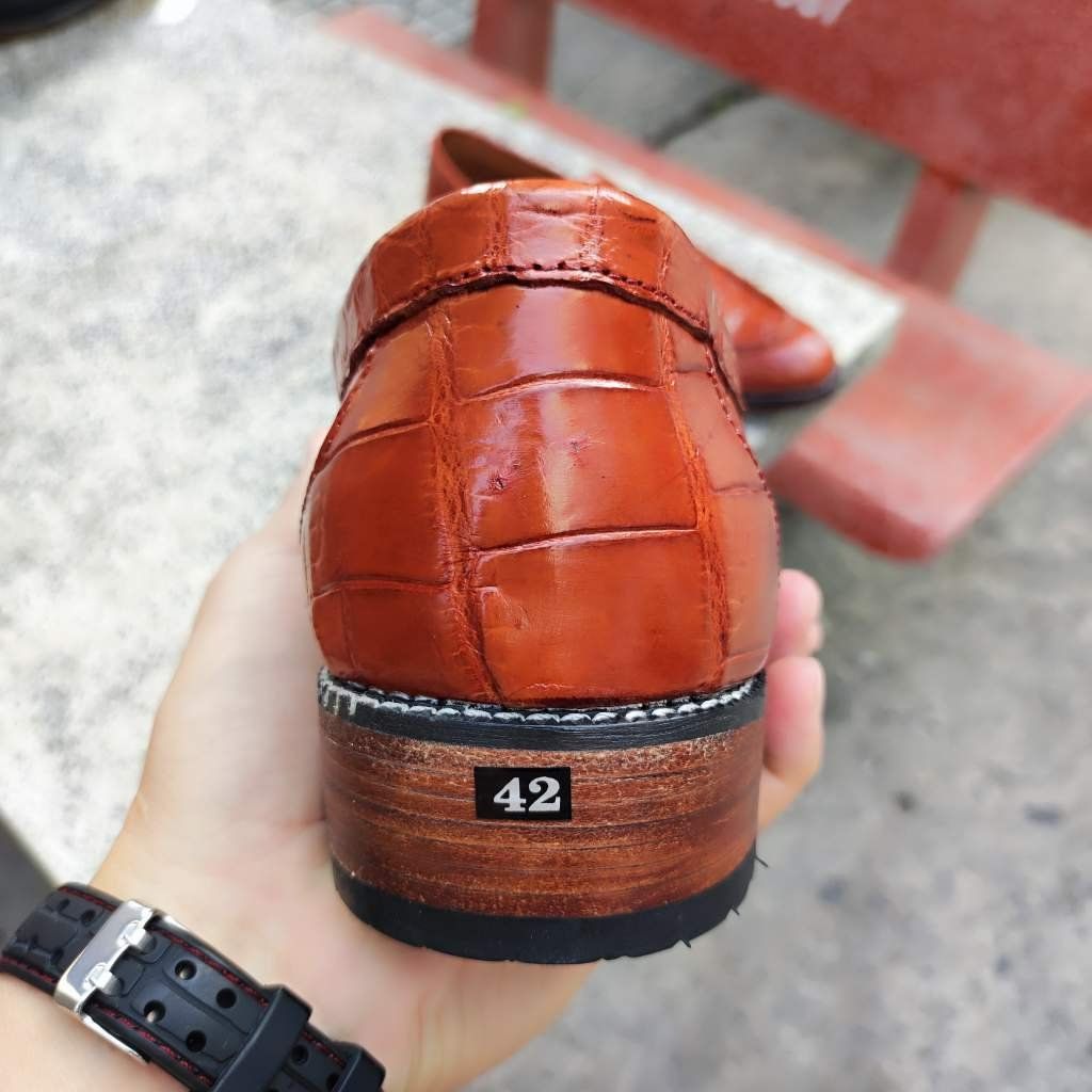 Giày cá sấu da bụng. Giày lười đế da sáng màu rất đẹp!