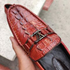 Giày cá sấu vây đuôi nâu đỏ Đẹp khó cưỡng!