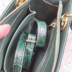 Túi nữ da cá sấu Xanh rêu phối phụ kiện siêu đẹp. Size 25 vừa vặn!