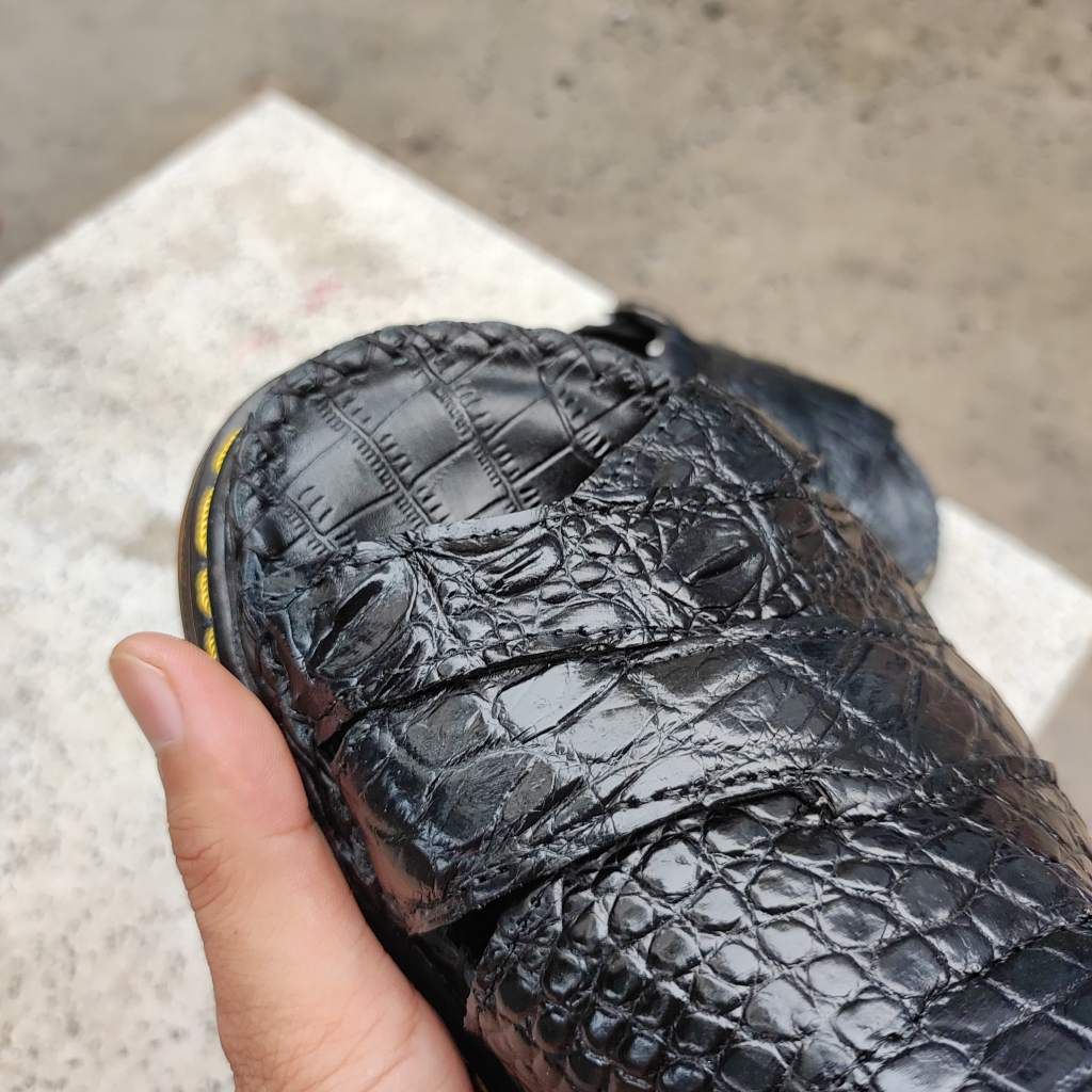 [DÉP DOCTOR] Da cá sấu phiên bản màu đen dễ phối đồ!